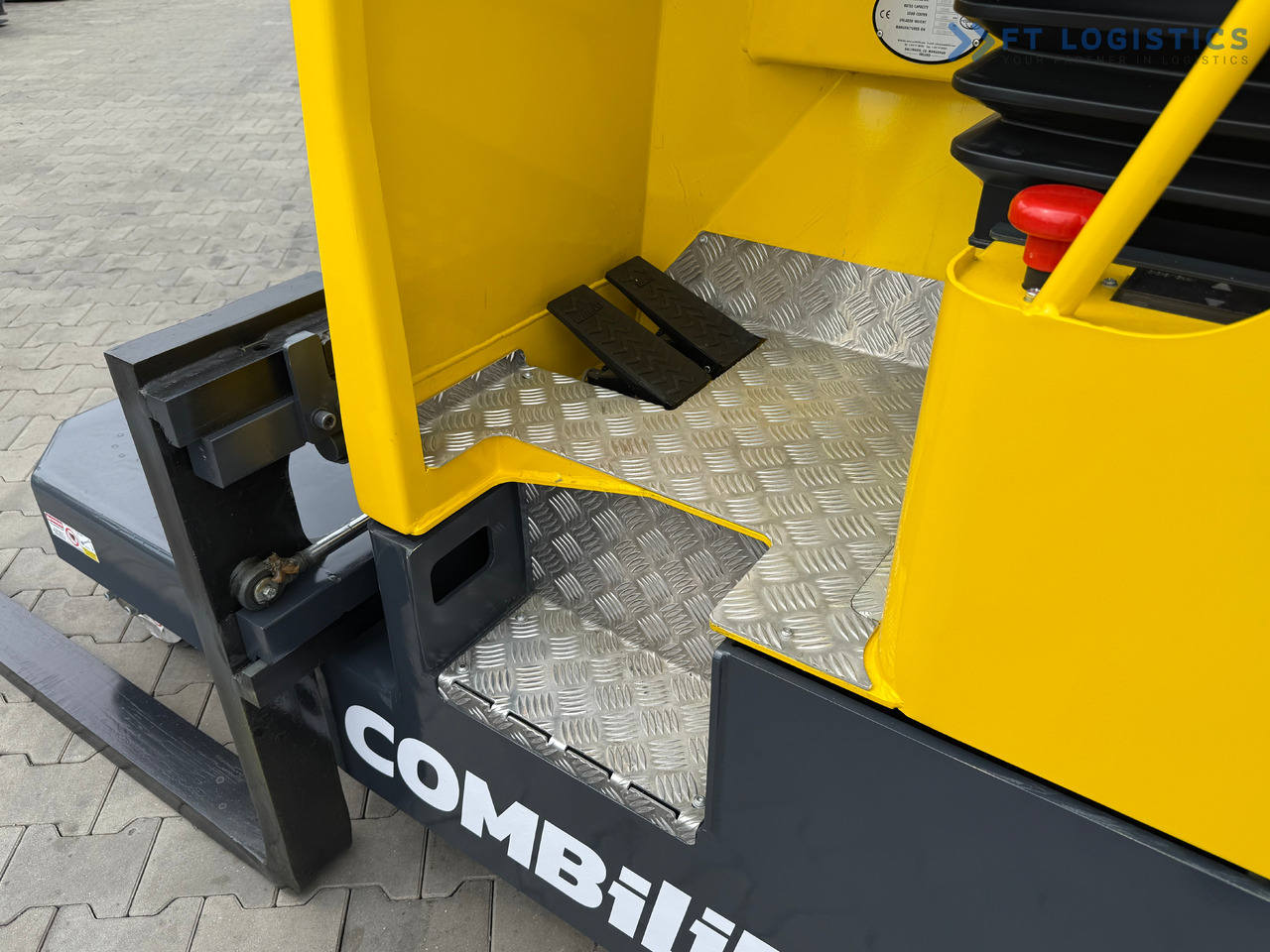 Stivuitor cu catarg retractabil, cu schimbare rapidă de direcţie nou COMBILIFT MR / ELECTRIC / TRIPLEX – 6000MM / FULL FREE LIFT / WIDE POSITIONER / FORK SIDESHIFT / ONLY 1400 HOURS / LIKE NEW: Foto 10