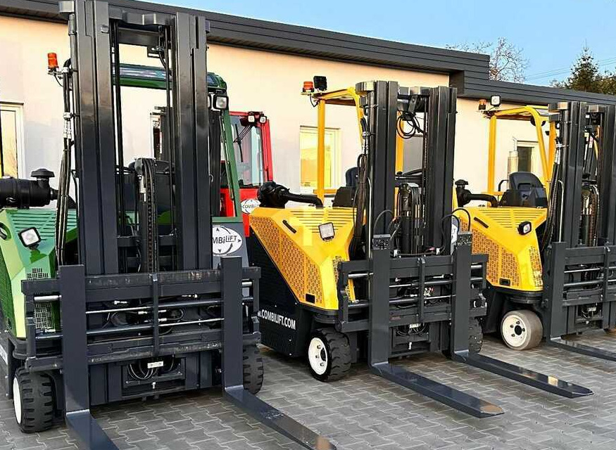 Stivuitor cu catarg retractabil, cu schimbare rapidă de direcţie Combilift C2500CB-Triplex 6000mm -Only 4658 hours: Foto 29