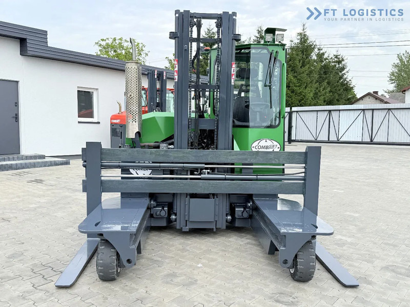 Combilift C3000 / DIESEL / DUPLEX - 4000MM / WIDE FORK POSITIONER 2700MM / FULL HEATED CABIN / ONLY 6905H / CONDITION - LIKE NEW! C3000 / - Stivuitor cu catarg retractabil, cu schimbare rapidă de direcţie: Foto 4 Combilift C3000 / DIESEL / DUPLEX - 4000MM / WIDE FORK POSITIONER 2700MM / FULL HEATED CABIN / ONLY 6905H / CONDITION - LIKE NEW! C3000 / - Stivuitor cu catarg retractabil, cu schimbare rapidă de direcţie: Foto 4