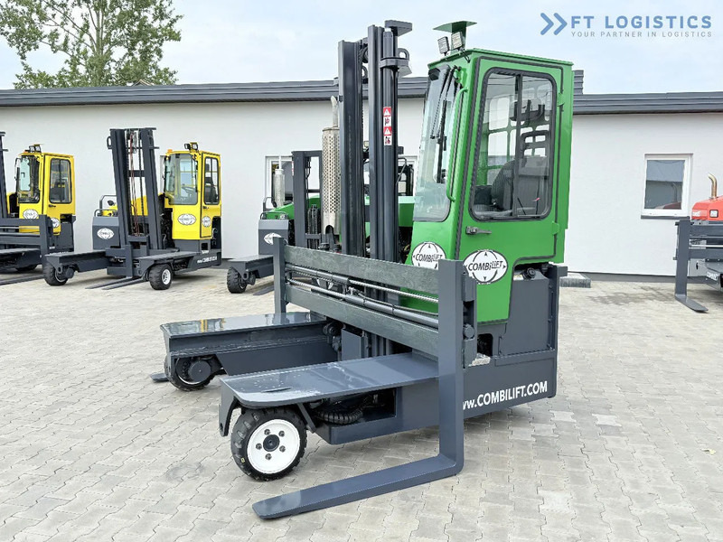 Combilift C3000 / DIESEL / DUPLEX - 4000MM / WIDE FORK POSITIONER 2700MM / FULL HEATED CABIN / ONLY 6905H / CONDITION - LIKE NEW! C3000 / - Stivuitor cu catarg retractabil, cu schimbare rapidă de direcţie: Foto 2 Combilift C3000 / DIESEL / DUPLEX - 4000MM / WIDE FORK POSITIONER 2700MM / FULL HEATED CABIN / ONLY 6905H / CONDITION - LIKE NEW! C3000 / - Stivuitor cu catarg retractabil, cu schimbare rapidă de direcţie: Foto 2
