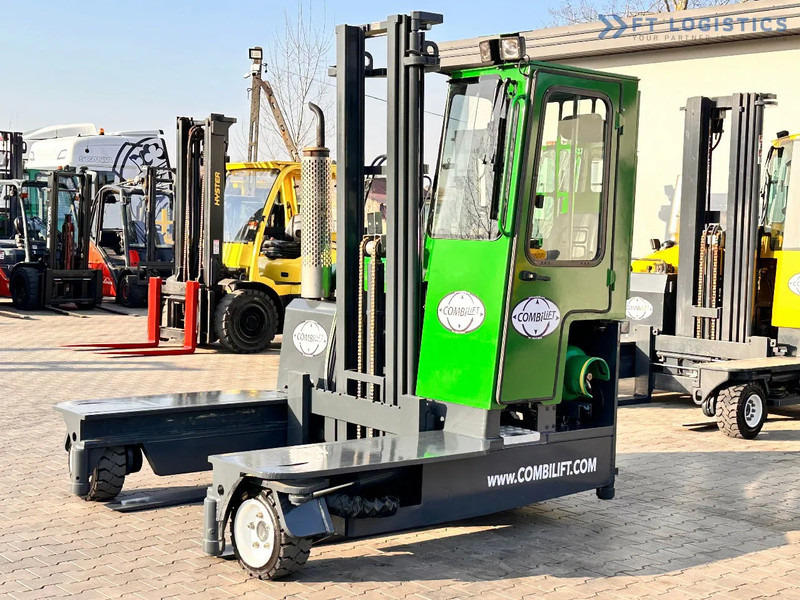Combilift C3000 / DUPLEX / 4100MM / LPG / FREE LIFT / Like New C3000 / DUPLEX / 4100MM / LPG / FREE LIFT / Like New - Stivuitor cu catarg retractabil, cu schimbare rapidă de direcţie: Foto 1 Combilift C3000 / DUPLEX / 4100MM / LPG / FREE LIFT / Like New C3000 / DUPLEX / 4100MM / LPG / FREE LIFT / Like New - Stivuitor cu catarg retractabil, cu schimbare rapidă de direcţie: Foto 1