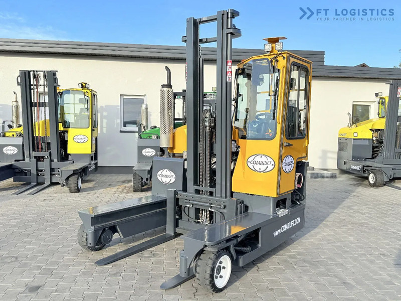 Combilift C3000 / GAS / DUPLEX 4500MM / ONLY 3096 HOURS / FORK SIDE SHIFT / FULL CABIN / EXCELLENT CONDITION / Wide range of four-way and - Stivuitor cu catarg retractabil, cu schimbare rapidă de direcţie: Foto 3 Combilift C3000 / GAS / DUPLEX 4500MM / ONLY 3096 HOURS / FORK SIDE SHIFT / FULL CABIN / EXCELLENT CONDITION / Wide range of four-way and - Stivuitor cu catarg retractabil, cu schimbare rapidă de direcţie: Foto 3