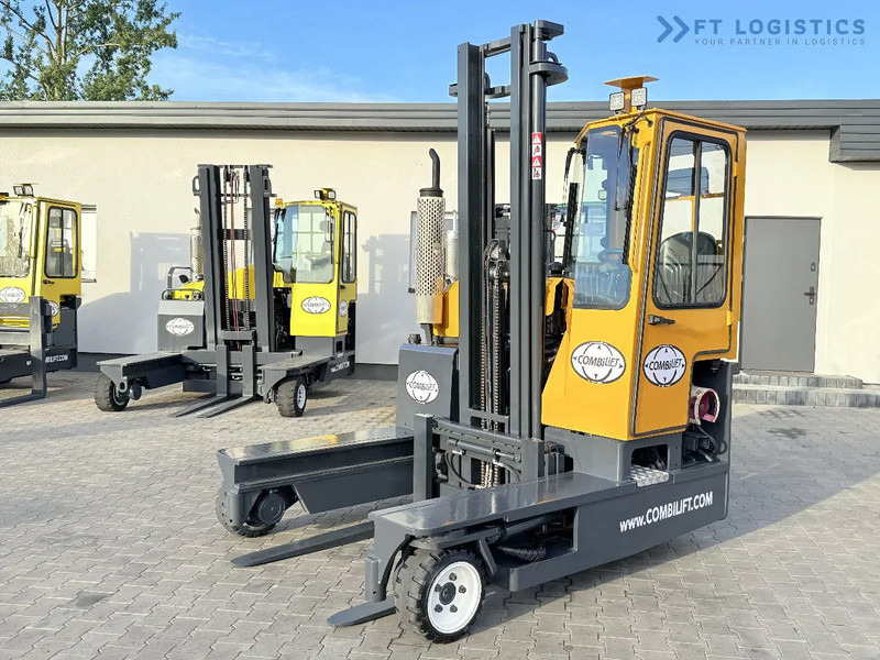 Stivuitor cu catarg retractabil, cu schimbare rapidă de direcţie Combilift C3000 / GAS / DUPLEX 4500MM / ONLY 3096 HOURS / FORK SIDE SHIFT / FULL CABIN / EXCELLENT CONDITION / Wide range of four-way and: Foto 1