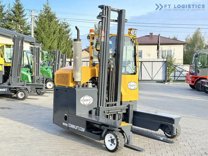 Combilift C3000 / GAS / DUPLEX 4500MM / ONLY 3096 HOURS / FORK SIDE SHIFT / FULL CABIN / EXCELLENT CONDITION / Wide range of four-way and - Stivuitor cu catarg retractabil, cu schimbare rapidă de direcţie: Foto 5 Combilift C3000 / GAS / DUPLEX 4500MM / ONLY 3096 HOURS / FORK SIDE SHIFT / FULL CABIN / EXCELLENT CONDITION / Wide range of four-way and - Stivuitor cu catarg retractabil, cu schimbare rapidă de direcţie: Foto 5