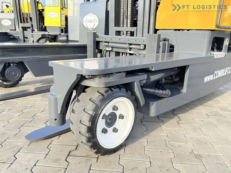 Combilift C3000 / GAS / DUPLEX 4500MM / ONLY 3096 HOURS / FORK SIDE SHIFT / FULL CABIN / EXCELLENT CONDITION / Wide range of four-way and - Stivuitor cu catarg retractabil, cu schimbare rapidă de direcţie: Foto 4 Combilift C3000 / GAS / DUPLEX 4500MM / ONLY 3096 HOURS / FORK SIDE SHIFT / FULL CABIN / EXCELLENT CONDITION / Wide range of four-way and - Stivuitor cu catarg retractabil, cu schimbare rapidă de direcţie: Foto 4