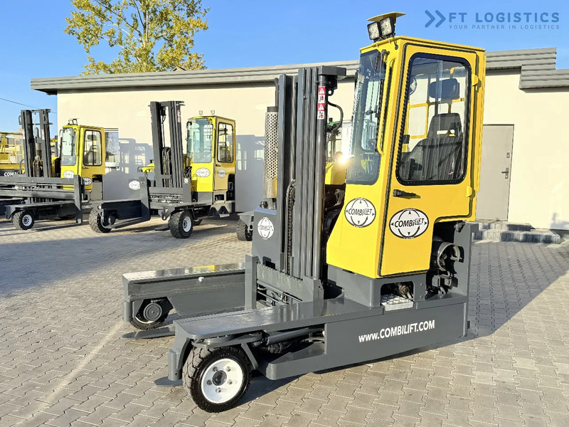 Combilift C3000 / GAS / TRIPLEX 4900MM / FREE LIFT / FORK POSITIONER / FULL CABIN / EXCELLENT CONDITION / Wide range of four-way and side - Stivuitor cu catarg retractabil, cu schimbare rapidă de direcţie: Foto 2 Combilift C3000 / GAS / TRIPLEX 4900MM / FREE LIFT / FORK POSITIONER / FULL CABIN / EXCELLENT CONDITION / Wide range of four-way and side - Stivuitor cu catarg retractabil, cu schimbare rapidă de direcţie: Foto 2