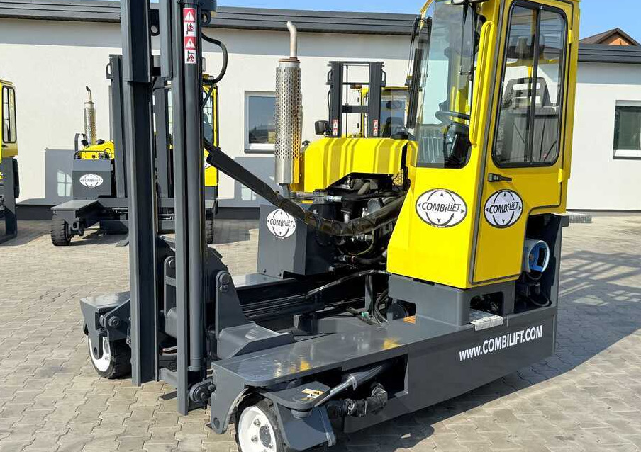 Stivuitor cu catarg retractabil, cu schimbare rapidă de direcţie Combilift C3000 / GAS / TRIPLEX - 4900MM / ONLY 1537 HOURS / FORK POSITIONER / CABIN / LIKE NEW: Foto 37