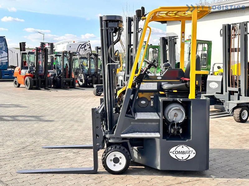 Combilift C3000CB / LPG / TRIPLEX / 4900MM / FREE LIFT / POSITIONER / LIKE NEW C3000CB / LPG / TRIPLEX / 4900MM / FREE LIFT / POSITIONER / - Stivuitor cu catarg retractabil, cu schimbare rapidă de direcţie: Foto 5 Combilift C3000CB / LPG / TRIPLEX / 4900MM / FREE LIFT / POSITIONER / LIKE NEW C3000CB / LPG / TRIPLEX / 4900MM / FREE LIFT / POSITIONER / - Stivuitor cu catarg retractabil, cu schimbare rapidă de direcţie: Foto 5