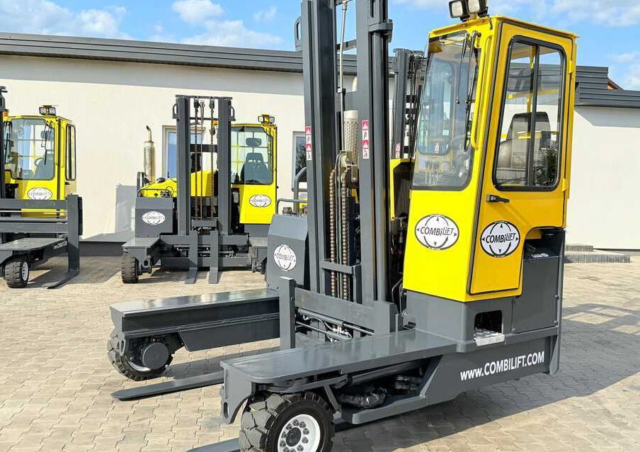 Combilift C4000 / DIESEL / DUPLEX - 4100MM / POSITIONER / ONLY 2951 MTH / LIKE NEW - Stivuitor cu catarg retractabil, cu schimbare rapidă de direcţie: Foto 1 Combilift C4000 / DIESEL / DUPLEX - 4100MM / POSITIONER / ONLY 2951 MTH / LIKE NEW - Stivuitor cu catarg retractabil, cu schimbare rapidă de direcţie: Foto 1