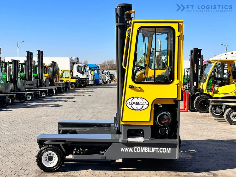 Combilift C4000 / LPG / DUPLEX / 4100MM / SCALE / SIDE SHIFT / LIKE NEW C4000 / LPG / DUPLEX / 4100MM / SCALE / SIDE SHIFT / LIKE NEW - Stivuitor cu catarg retractabil, cu schimbare rapidă de direcţie: Foto 2 Combilift C4000 / LPG / DUPLEX / 4100MM / SCALE / SIDE SHIFT / LIKE NEW C4000 / LPG / DUPLEX / 4100MM / SCALE / SIDE SHIFT / LIKE NEW - Stivuitor cu catarg retractabil, cu schimbare rapidă de direcţie: Foto 2