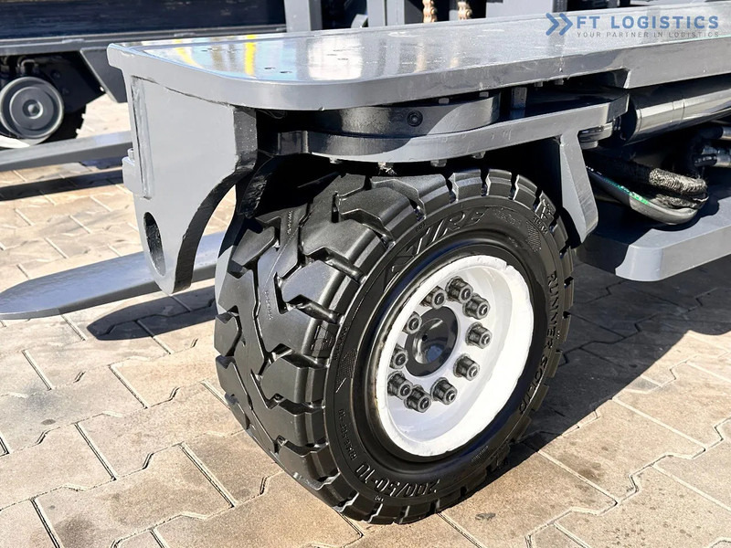 Combilift C4000 / LPG / DUPLEX / 4500MM / FREE LIFT / LIKE NEW C4000 / LPG / DUPLEX / 4500MM / FREE LIFT / LIKE NEW - Stivuitor cu catarg retractabil, cu schimbare rapidă de direcţie: Foto 4 Combilift C4000 / LPG / DUPLEX / 4500MM / FREE LIFT / LIKE NEW C4000 / LPG / DUPLEX / 4500MM / FREE LIFT / LIKE NEW - Stivuitor cu catarg retractabil, cu schimbare rapidă de direcţie: Foto 4