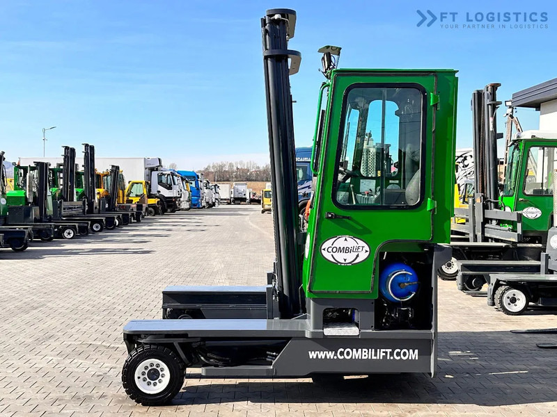 Combilift C4000 / LPG / DUPLEX / 4500MM / FREE LIFT / LIKE NEW C4000 / LPG / DUPLEX / 4500MM / FREE LIFT / LIKE NEW - Stivuitor cu catarg retractabil, cu schimbare rapidă de direcţie: Foto 3 Combilift C4000 / LPG / DUPLEX / 4500MM / FREE LIFT / LIKE NEW C4000 / LPG / DUPLEX / 4500MM / FREE LIFT / LIKE NEW - Stivuitor cu catarg retractabil, cu schimbare rapidă de direcţie: Foto 3
