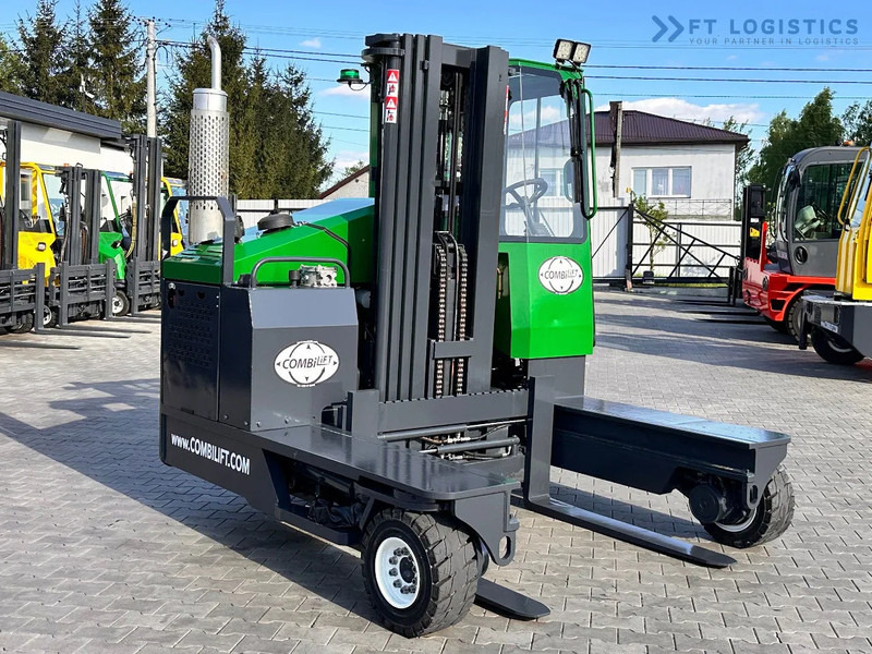 Combilift C4000 / TRIPLEX / 4900MM / LPG / FREE LIFT / FORK SHIFT / LIKE NEW C4000 / TRIPLEX / 4900MM / LPG / FREE LIFT / FORK SHIFT / LIK - Stivuitor cu catarg retractabil, cu schimbare rapidă de direcţie: Foto 4 Combilift C4000 / TRIPLEX / 4900MM / LPG / FREE LIFT / FORK SHIFT / LIKE NEW C4000 / TRIPLEX / 4900MM / LPG / FREE LIFT / FORK SHIFT / LIK - Stivuitor cu catarg retractabil, cu schimbare rapidă de direcţie: Foto 4