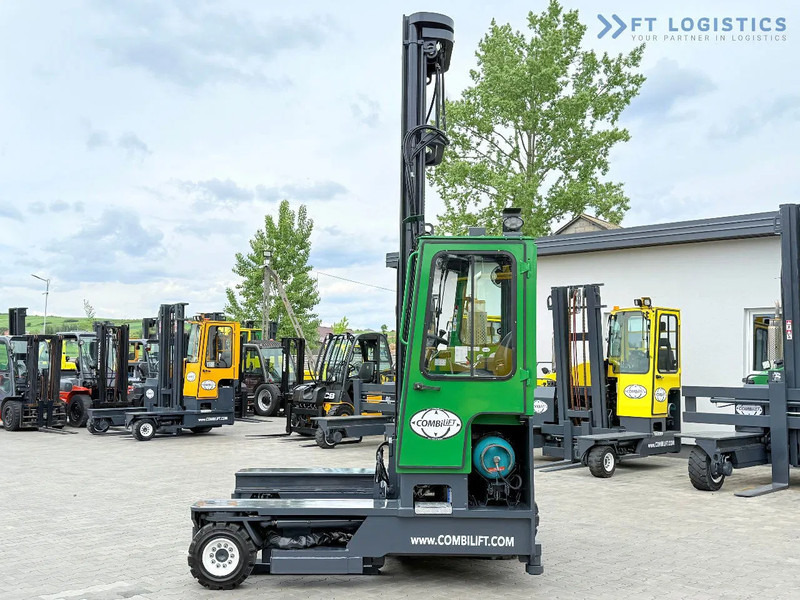 Combilift C4000 / TRIPLEX / 9300MM / FREE LIFT / POSITIONER / GAS / CABIN C4000 / TRIPLEX / 9300MM / FREE LIFT / POSITIONER / GAS / CABIN - Stivuitor cu catarg retractabil, cu schimbare rapidă de direcţie: Foto 3 Combilift C4000 / TRIPLEX / 9300MM / FREE LIFT / POSITIONER / GAS / CABIN C4000 / TRIPLEX / 9300MM / FREE LIFT / POSITIONER / GAS / CABIN - Stivuitor cu catarg retractabil, cu schimbare rapidă de direcţie: Foto 3
