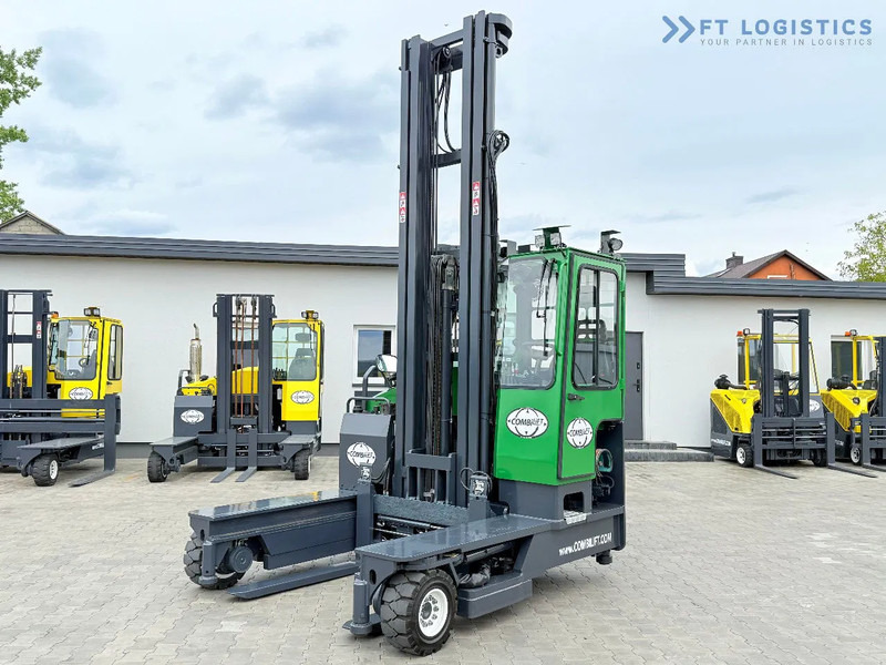 Combilift C4000 / TRIPLEX / 9300MM / FREE LIFT / POSITIONER / GAS / CABIN C4000 / TRIPLEX / 9300MM / FREE LIFT / POSITIONER / GAS / CABIN - Stivuitor cu catarg retractabil, cu schimbare rapidă de direcţie: Foto 1 Combilift C4000 / TRIPLEX / 9300MM / FREE LIFT / POSITIONER / GAS / CABIN C4000 / TRIPLEX / 9300MM / FREE LIFT / POSITIONER / GAS / CABIN - Stivuitor cu catarg retractabil, cu schimbare rapidă de direcţie: Foto 1