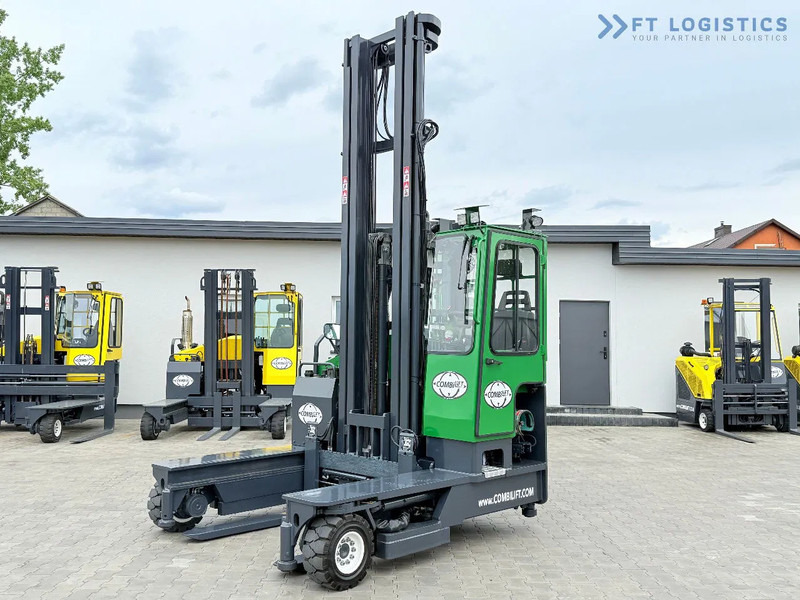Combilift C4000 / TRIPLEX / 9300MM / FREE LIFT / POSITIONER / GAS / CABIN C4000 / TRIPLEX / 9300MM / FREE LIFT / POSITIONER / GAS / CABIN - Stivuitor cu catarg retractabil, cu schimbare rapidă de direcţie: Foto 2 Combilift C4000 / TRIPLEX / 9300MM / FREE LIFT / POSITIONER / GAS / CABIN C4000 / TRIPLEX / 9300MM / FREE LIFT / POSITIONER / GAS / CABIN - Stivuitor cu catarg retractabil, cu schimbare rapidă de direcţie: Foto 2
