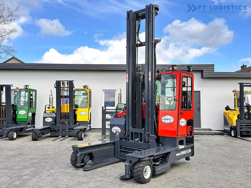 Combilift C4000 / TRIPLEX / 9300MM / FREE LIFT / POSITIONER / LPG / CABIN C4000 / TRIPLEX / 9300MM / FREE LIFT / POSITIONER / LPG / CABIN - Stivuitor cu catarg retractabil, cu schimbare rapidă de direcţie: Foto 5 Combilift C4000 / TRIPLEX / 9300MM / FREE LIFT / POSITIONER / LPG / CABIN C4000 / TRIPLEX / 9300MM / FREE LIFT / POSITIONER / LPG / CABIN - Stivuitor cu catarg retractabil, cu schimbare rapidă de direcţie: Foto 5