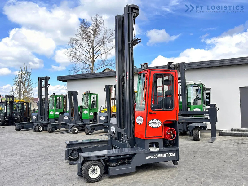 Combilift C4000 / TRIPLEX / 9300MM / FREE LIFT / POSITIONER / LPG / CABIN C4000 / TRIPLEX / 9300MM / FREE LIFT / POSITIONER / LPG / CABIN - Stivuitor cu catarg retractabil, cu schimbare rapidă de direcţie: Foto 3 Combilift C4000 / TRIPLEX / 9300MM / FREE LIFT / POSITIONER / LPG / CABIN C4000 / TRIPLEX / 9300MM / FREE LIFT / POSITIONER / LPG / CABIN - Stivuitor cu catarg retractabil, cu schimbare rapidă de direcţie: Foto 3