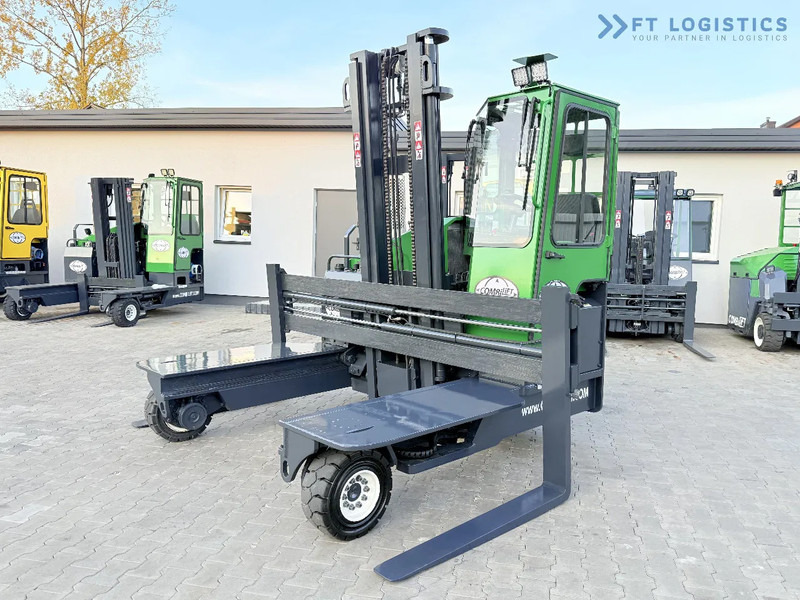 Combilift C4500 / DIESEL / DUPLEX 4000MM / WIDE FORK POSITIONER / HEATING / FULL CABIN / EXCELLENT CONDITION / A wide range of four-way an - Stivuitor cu catarg retractabil, cu schimbare rapidă de direcţie: Foto 3 Combilift C4500 / DIESEL / DUPLEX 4000MM / WIDE FORK POSITIONER / HEATING / FULL CABIN / EXCELLENT CONDITION / A wide range of four-way an - Stivuitor cu catarg retractabil, cu schimbare rapidă de direcţie: Foto 3