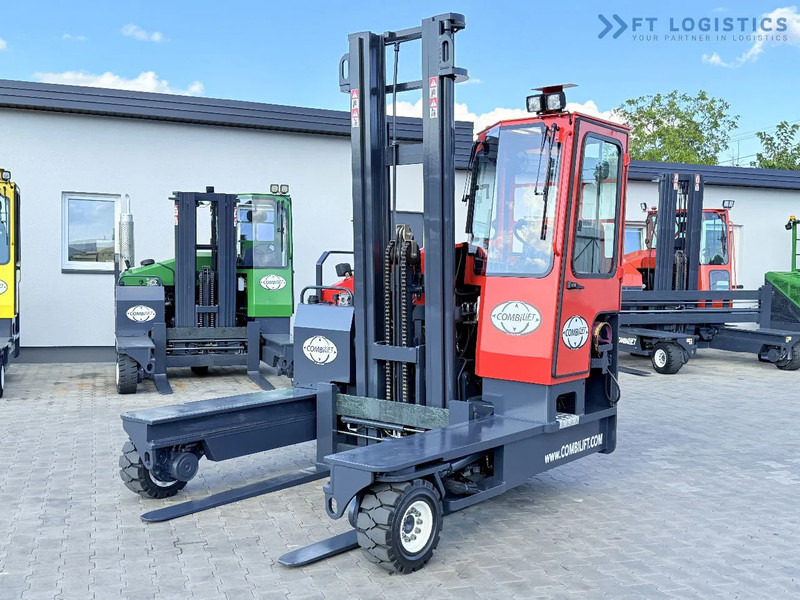 Combilift C4500 / GAS / DUPLEX - 4500MM / POSITIONER / FREE LIFT / FULL CABIN / ONLY 6178H / CONDITION - LIKE NEW! C4500 / GAS / DUPLEX - - Stivuitor cu catarg retractabil, cu schimbare rapidă de direcţie: Foto 3 Combilift C4500 / GAS / DUPLEX - 4500MM / POSITIONER / FREE LIFT / FULL CABIN / ONLY 6178H / CONDITION - LIKE NEW! C4500 / GAS / DUPLEX - - Stivuitor cu catarg retractabil, cu schimbare rapidă de direcţie: Foto 3