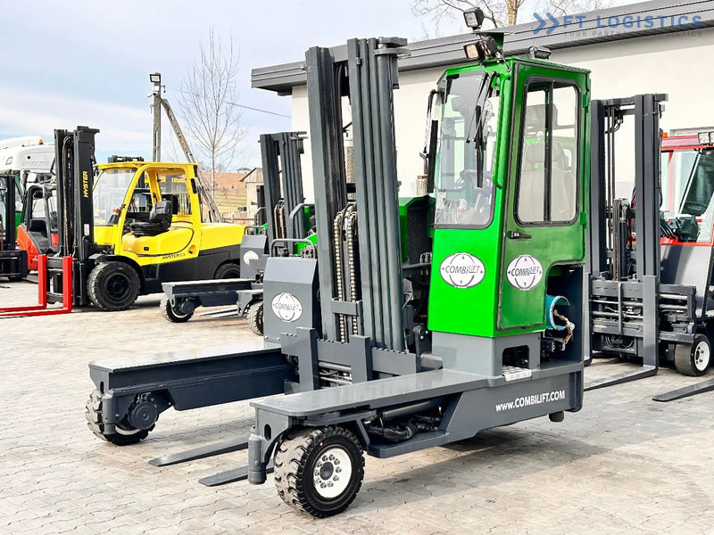 Combilift C4500 / LPG / TRIPLEX / 5500MM / FREE LIFT / HYDRAULIC FORK SHIFT / Like New C4500 / LPG / TRIPLEX / 5500MM / FREE LIFT / HYDRAU - Stivuitor cu catarg retractabil, cu schimbare rapidă de direcţie: Foto 1 Combilift C4500 / LPG / TRIPLEX / 5500MM / FREE LIFT / HYDRAULIC FORK SHIFT / Like New C4500 / LPG / TRIPLEX / 5500MM / FREE LIFT / HYDRAU - Stivuitor cu catarg retractabil, cu schimbare rapidă de direcţie: Foto 1