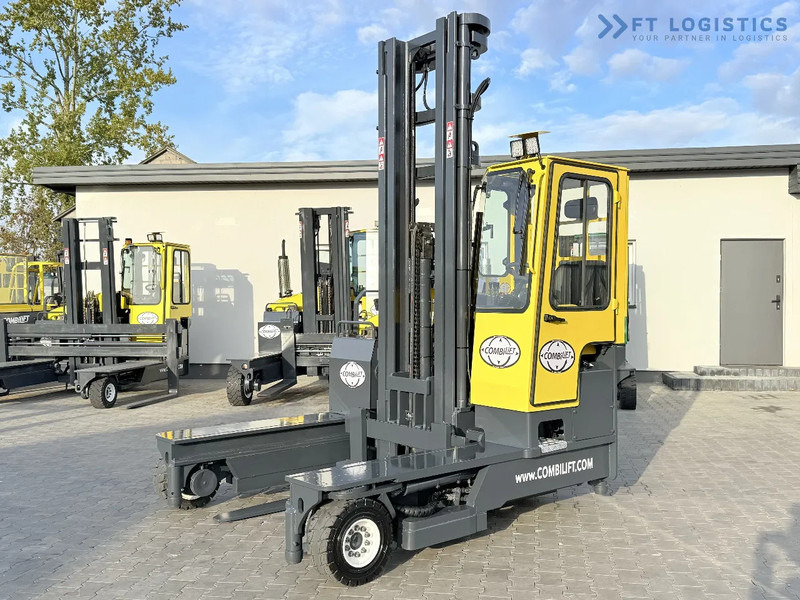 Combilift C5000 / DIESEL / TRIPLEX 7600MM / FULL FREE LIFT / FORK POSITIONER / HEATING / FULL HEATED CABIN / EXCELLENT CONDITION / Wide ra - Stivuitor cu catarg retractabil, cu schimbare rapidă de direcţie: Foto 3 Combilift C5000 / DIESEL / TRIPLEX 7600MM / FULL FREE LIFT / FORK POSITIONER / HEATING / FULL HEATED CABIN / EXCELLENT CONDITION / Wide ra - Stivuitor cu catarg retractabil, cu schimbare rapidă de direcţie: Foto 3