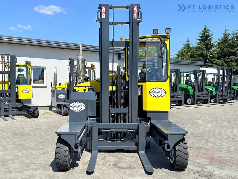 Combilift C5000XL / GAS / DUPLEX / 4500MM / FREE LIFT / SIDESHIFT / FORK POSITIONER / XL CABIN / NEW TYRES C5000XL / GAS / DUPLEX / 4500MM - Stivuitor cu catarg retractabil, cu schimbare rapidă de direcţie: Foto 5 Combilift C5000XL / GAS / DUPLEX / 4500MM / FREE LIFT / SIDESHIFT / FORK POSITIONER / XL CABIN / NEW TYRES C5000XL / GAS / DUPLEX / 4500MM - Stivuitor cu catarg retractabil, cu schimbare rapidă de direcţie: Foto 5