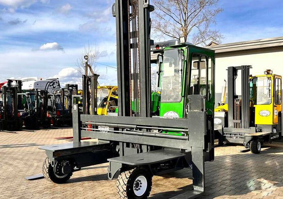 Combilift C5000XL / LPG / AIR CONDITIONING / WIDE POSITIONER / DUPLEX MAST / ADJUSTABLE FORKS / NEW TIRES / EXCELLENT CONDITION! - Stivuitor cu catarg retractabil, cu schimbare rapidă de direcţie: Foto 2 Combilift C5000XL / LPG / AIR CONDITIONING / WIDE POSITIONER / DUPLEX MAST / ADJUSTABLE FORKS / NEW TIRES / EXCELLENT CONDITION! - Stivuitor cu catarg retractabil, cu schimbare rapidă de direcţie: Foto 2
