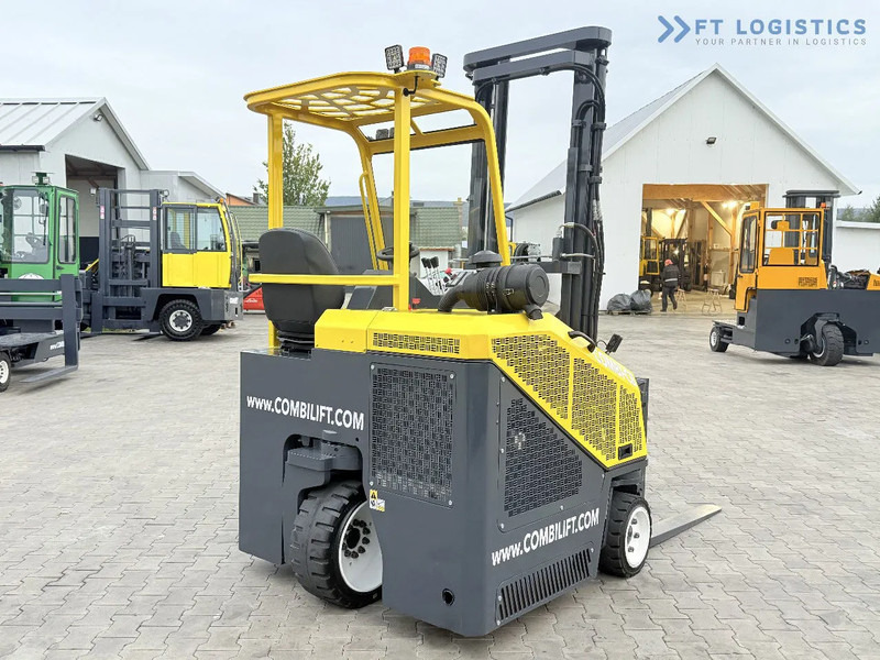Combilift CB2500 / DUPLEX / 4100MM / DIESEL / FREE LIFT / FORK POSITIONER / SIDE SHIFT / LIKE NEW / Wide range of four-way and side loader - Stivuitor cu catarg retractabil, cu schimbare rapidă de direcţie: Foto 5 Combilift CB2500 / DUPLEX / 4100MM / DIESEL / FREE LIFT / FORK POSITIONER / SIDE SHIFT / LIKE NEW / Wide range of four-way and side loader - Stivuitor cu catarg retractabil, cu schimbare rapidă de direcţie: Foto 5