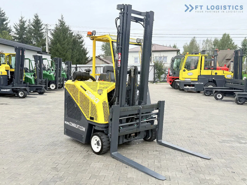 Combilift CB2500 / DUPLEX / 4100MM / DIESEL / FREE LIFT / FORK POSITIONER / SIDE SHIFT / LIKE NEW / Wide range of four-way and side loader - Stivuitor cu catarg retractabil, cu schimbare rapidă de direcţie: Foto 4 Combilift CB2500 / DUPLEX / 4100MM / DIESEL / FREE LIFT / FORK POSITIONER / SIDE SHIFT / LIKE NEW / Wide range of four-way and side loader - Stivuitor cu catarg retractabil, cu schimbare rapidă de direcţie: Foto 4