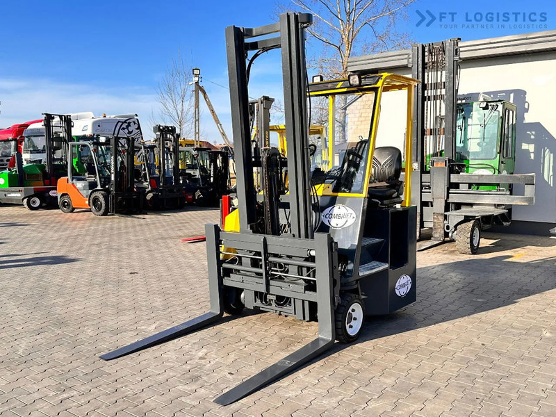 Combilift CB3000 / LPG / DUPLEX / 4000MM / FREE LIFT / NEW TIRES / LIKE NEW CB3000 / LPG / DUPLEX / 4000MM / FREE LIFT / NEW TIRES / LIKE - Stivuitor cu catarg retractabil, cu schimbare rapidă de direcţie: Foto 2 Combilift CB3000 / LPG / DUPLEX / 4000MM / FREE LIFT / NEW TIRES / LIKE NEW CB3000 / LPG / DUPLEX / 4000MM / FREE LIFT / NEW TIRES / LIKE - Stivuitor cu catarg retractabil, cu schimbare rapidă de direcţie: Foto 2