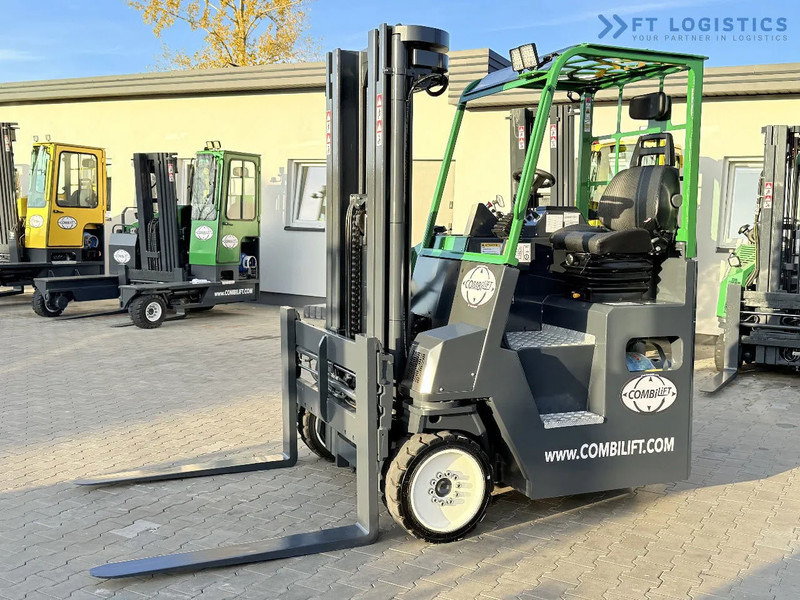Combilift CB4000 / GAS / TRIPLEX 5200MM / FREE LIFT / FORK POSITIONER / SIDE SHIFT / EXCELLENT CONDITION / Wide range of four-way and side - Stivuitor cu catarg retractabil, cu schimbare rapidă de direcţie: Foto 2 Combilift CB4000 / GAS / TRIPLEX 5200MM / FREE LIFT / FORK POSITIONER / SIDE SHIFT / EXCELLENT CONDITION / Wide range of four-way and side - Stivuitor cu catarg retractabil, cu schimbare rapidă de direcţie: Foto 2