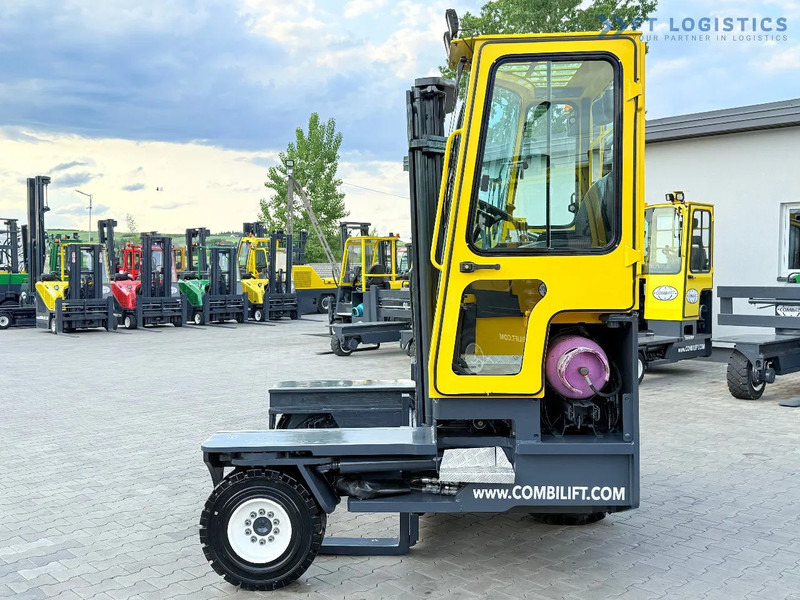 Combilift COMBILIFT C3000XL LARGE CABIN – DUPLEX 3200mm – Year 2015 – LPG – FREE LIFT – SIDESHIFT – CONDITION 5/5 COMBILIFT C3000XL LARGE - Stivuitor cu catarg retractabil, cu schimbare rapidă de direcţie: Foto 2 Combilift COMBILIFT C3000XL LARGE CABIN – DUPLEX 3200mm – Year 2015 – LPG – FREE LIFT – SIDESHIFT – CONDITION 5/5 COMBILIFT C3000XL LARGE - Stivuitor cu catarg retractabil, cu schimbare rapidă de direcţie: Foto 2
