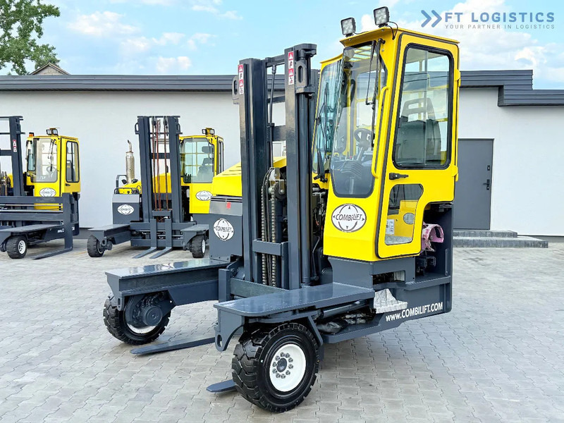 Combilift COMBILIFT C3000XL LARGE CABIN – DUPLEX 3200mm – Year 2015 – LPG – FREE LIFT – SIDESHIFT – CONDITION 5/5 COMBILIFT C3000XL LARGE - Stivuitor cu catarg retractabil, cu schimbare rapidă de direcţie: Foto 1 Combilift COMBILIFT C3000XL LARGE CABIN – DUPLEX 3200mm – Year 2015 – LPG – FREE LIFT – SIDESHIFT – CONDITION 5/5 COMBILIFT C3000XL LARGE - Stivuitor cu catarg retractabil, cu schimbare rapidă de direcţie: Foto 1