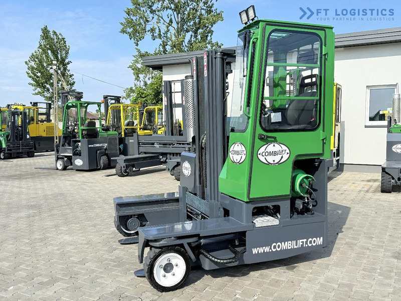 Combilift Combilift C2500 / GAS / TRIPLEX 4900MM / FREE LIFT / ONLY 2446 HOURS / FORK POSITIONER / FULL CABIN / PERFECT CONDITION / Wide r - Stivuitor cu catarg retractabil, cu schimbare rapidă de direcţie: Foto 3 Combilift Combilift C2500 / GAS / TRIPLEX 4900MM / FREE LIFT / ONLY 2446 HOURS / FORK POSITIONER / FULL CABIN / PERFECT CONDITION / Wide r - Stivuitor cu catarg retractabil, cu schimbare rapidă de direcţie: Foto 3