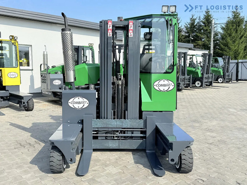 Combilift Combilift C2500 / GAS / TRIPLEX 4900MM / FREE LIFT / ONLY 2446 HOURS / FORK POSITIONER / FULL CABIN / PERFECT CONDITION / Wide r - Stivuitor cu catarg retractabil, cu schimbare rapidă de direcţie: Foto 4 Combilift Combilift C2500 / GAS / TRIPLEX 4900MM / FREE LIFT / ONLY 2446 HOURS / FORK POSITIONER / FULL CABIN / PERFECT CONDITION / Wide r - Stivuitor cu catarg retractabil, cu schimbare rapidă de direcţie: Foto 4