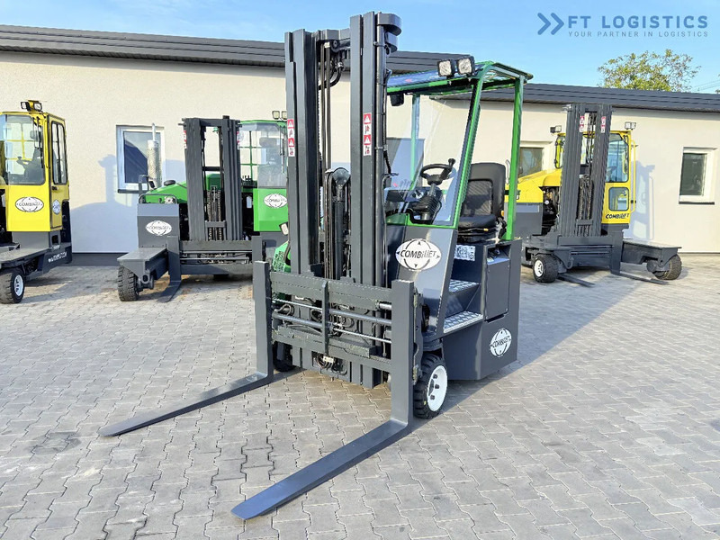 Combilift Combilift C2500CB / TRIPLEX / 5500MM / FREE LIFT / DIESEL / ONLY 3768 MTH / FORK POSITIONER / SIDE SHIFT / NEW TYRES / LIKE NEW - Stivuitor cu catarg retractabil, cu schimbare rapidă de direcţie: Foto 3 Combilift Combilift C2500CB / TRIPLEX / 5500MM / FREE LIFT / DIESEL / ONLY 3768 MTH / FORK POSITIONER / SIDE SHIFT / NEW TYRES / LIKE NEW - Stivuitor cu catarg retractabil, cu schimbare rapidă de direcţie: Foto 3