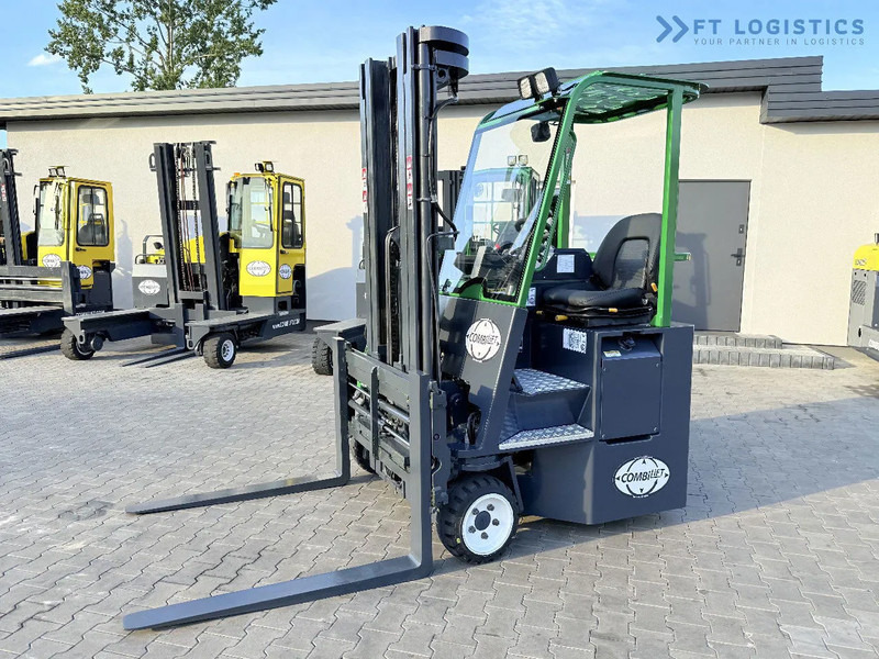Combilift Combilift C2500CB / TRIPLEX / 5500MM / FREE LIFT / DIESEL / ONLY 3768 MTH / FORK POSITIONER / SIDE SHIFT / NEW TYRES / LIKE NEW - Stivuitor cu catarg retractabil, cu schimbare rapidă de direcţie: Foto 2 Combilift Combilift C2500CB / TRIPLEX / 5500MM / FREE LIFT / DIESEL / ONLY 3768 MTH / FORK POSITIONER / SIDE SHIFT / NEW TYRES / LIKE NEW - Stivuitor cu catarg retractabil, cu schimbare rapidă de direcţie: Foto 2