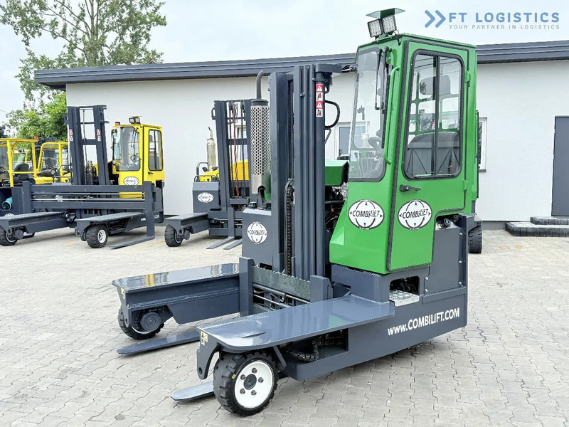 Combilift Combilift C3000 / DIESEL / TRIPLEX 4900MM / FREE LIFT / FORK POSITIONER / HEATING / FULL CABIN / PERFECT CONDITION / Wide range - Stivuitor cu catarg retractabil, cu schimbare rapidă de direcţie: Foto 1 Combilift Combilift C3000 / DIESEL / TRIPLEX 4900MM / FREE LIFT / FORK POSITIONER / HEATING / FULL CABIN / PERFECT CONDITION / Wide range - Stivuitor cu catarg retractabil, cu schimbare rapidă de direcţie: Foto 1