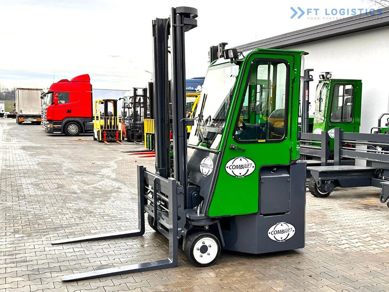 Combilift Combilift C3000CB - DUPLEX 4000mm - Year 2015 - / CABIN - HEATING / ONLY 6546 MTH / EXCELLENT CONDITION / LIKE NEW! Combilift C3 - Stivuitor cu catarg retractabil, cu schimbare rapidă de direcţie: Foto 3 Combilift Combilift C3000CB - DUPLEX 4000mm - Year 2015 - / CABIN - HEATING / ONLY 6546 MTH / EXCELLENT CONDITION / LIKE NEW! Combilift C3 - Stivuitor cu catarg retractabil, cu schimbare rapidă de direcţie: Foto 3