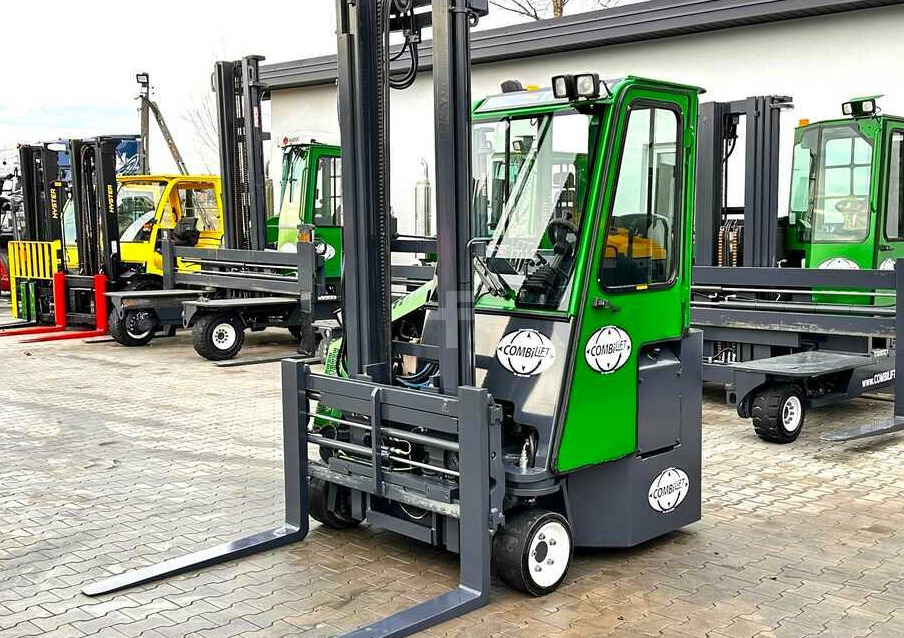 Combilift Combilift C3000CB - DUPLEX 4000mm - Year 2015 - / CABIN - HEATING / ONLY 6546 MTH / EXCELLENT CONDITION / LIKE NEW! - Stivuitor cu catarg retractabil, cu schimbare rapidă de direcţie: Foto 2 Combilift Combilift C3000CB - DUPLEX 4000mm - Year 2015 - / CABIN - HEATING / ONLY 6546 MTH / EXCELLENT CONDITION / LIKE NEW! - Stivuitor cu catarg retractabil, cu schimbare rapidă de direcţie: Foto 2