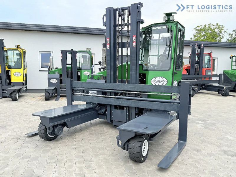 Stivuitor cu catarg retractabil, cu schimbare rapidă de direcţie Combilift Combilift C4500 / DIESEL / DUPLEX 4000MM / WIDE FORK POSITIONER / HEATING / FULL CABIN / PERFECT CONDITION / Wide range of four-: Foto 5