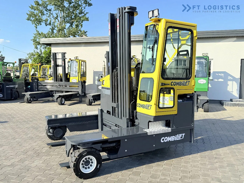 Combilift Combilift C5000 / DIESEL / TRIPLEX 6000MM / FREE LIFT / FORK POSITIONER / BUILT-IN SCALE / HEATING / FULL CABIN / PERFECT CONDIT - Stivuitor cu catarg retractabil, cu schimbare rapidă de direcţie: Foto 5 Combilift Combilift C5000 / DIESEL / TRIPLEX 6000MM / FREE LIFT / FORK POSITIONER / BUILT-IN SCALE / HEATING / FULL CABIN / PERFECT CONDIT - Stivuitor cu catarg retractabil, cu schimbare rapidă de direcţie: Foto 5