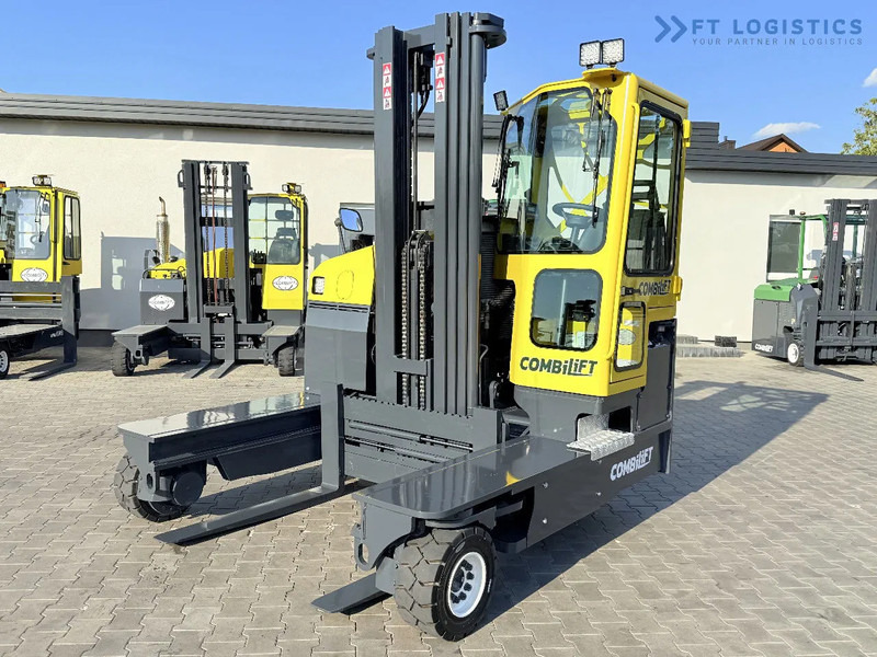 Combilift Combilift C5000 / DIESEL / TRIPLEX 6000MM / FREE LIFT / FORK POSITIONER / BUILT-IN SCALE / HEATING / FULL CABIN / PERFECT CONDIT - Stivuitor cu catarg retractabil, cu schimbare rapidă de direcţie: Foto 1 Combilift Combilift C5000 / DIESEL / TRIPLEX 6000MM / FREE LIFT / FORK POSITIONER / BUILT-IN SCALE / HEATING / FULL CABIN / PERFECT CONDIT - Stivuitor cu catarg retractabil, cu schimbare rapidă de direcţie: Foto 1