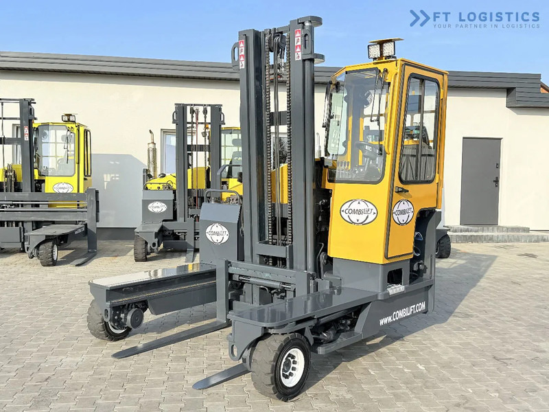Stivuitor cu catarg retractabil, cu schimbare rapidă de direcţie Combilift Combilift FOUR-WAY MULTIDIRECTIONAL FORKLIFT C4000 / GAS / DUPLEX 4500MM / ONLY 6604 HOURS / SIDE SHIFT / FULL CABIN / PERFECT C: Foto 1