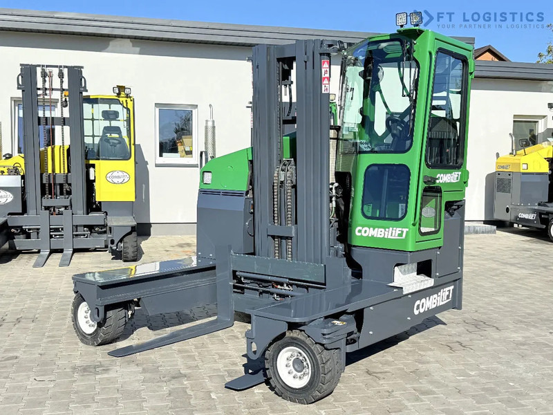 Combilift Combilift FOUR-WAY MULTIDIRECTIONAL FORKLIFT C4500 / DIESEL / TRIPLEX 4900MM / ONLY 4854 HOURS / FORK POSITIONER / FULL CABIN – - Stivuitor cu catarg retractabil, cu schimbare rapidă de direcţie: Foto 4 Combilift Combilift FOUR-WAY MULTIDIRECTIONAL FORKLIFT C4500 / DIESEL / TRIPLEX 4900MM / ONLY 4854 HOURS / FORK POSITIONER / FULL CABIN – - Stivuitor cu catarg retractabil, cu schimbare rapidă de direcţie: Foto 4