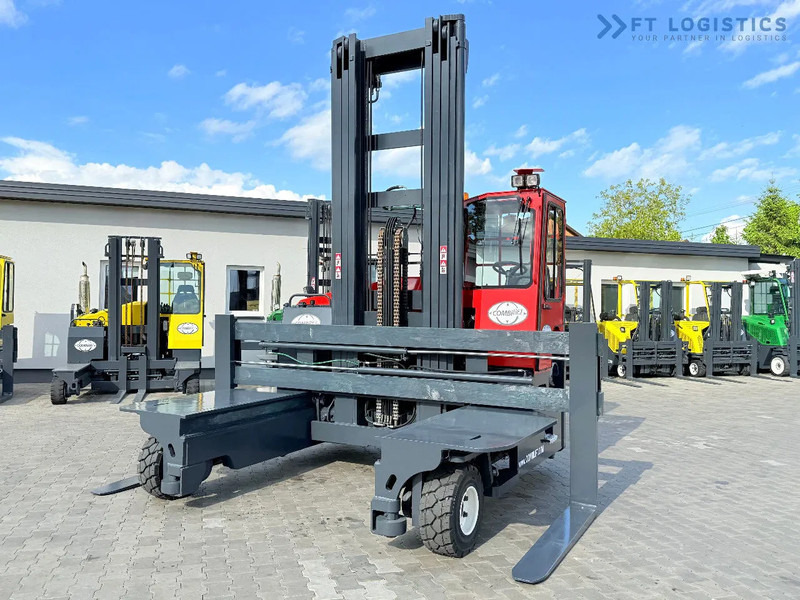 Combilift Combilift Wózki 4-kierunkowe C8000 / GAS / TRIPLEX 8300 / WIDE FORK POSITIRONER / FREE-LIFT / A comprehensive range of four-way - Stivuitor cu catarg retractabil, cu schimbare rapidă de direcţie: Foto 3 Combilift Combilift Wózki 4-kierunkowe C8000 / GAS / TRIPLEX 8300 / WIDE FORK POSITIRONER / FREE-LIFT / A comprehensive range of four-way - Stivuitor cu catarg retractabil, cu schimbare rapidă de direcţie: Foto 3