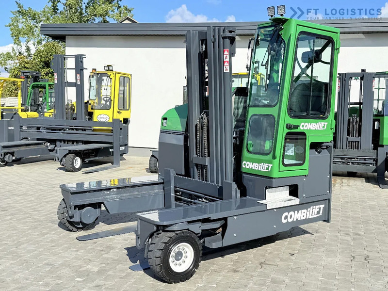 Combilift FOUR-WAY / MULTI-DIRECTIONAL FORKLIFT C4500 / DIESEL / TRIPLEX 4900MM / ONLY 4160 WORKING HOURS / FORK POSITIONER / FULL CABIN W - Stivuitor cu catarg retractabil, cu schimbare rapidă de direcţie: Foto 1 Combilift FOUR-WAY / MULTI-DIRECTIONAL FORKLIFT C4500 / DIESEL / TRIPLEX 4900MM / ONLY 4160 WORKING HOURS / FORK POSITIONER / FULL CABIN W - Stivuitor cu catarg retractabil, cu schimbare rapidă de direcţie: Foto 1
