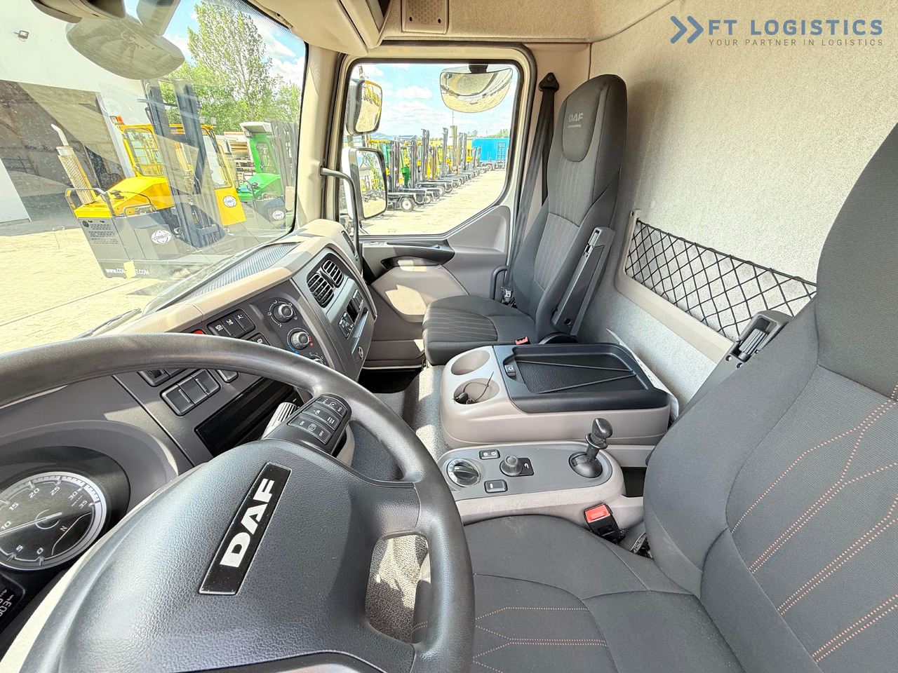 Leasing de DAF LF 260 FA / AUTOMATIC / 9,255 kg PAYLOAD / 4x2 / 18 PALLETS / TAIL LIFT / SIDE BOARDS / EXCELLENT CONDITION! [ Copy ] DAF LF 260 FA / AUTOMATIC / 9,255 kg PAYLOAD / 4x2 / 18 PALLETS / TAIL LIFT / SIDE BOARDS / EXCELLENT CONDITION! [ Copy ]: Foto 27