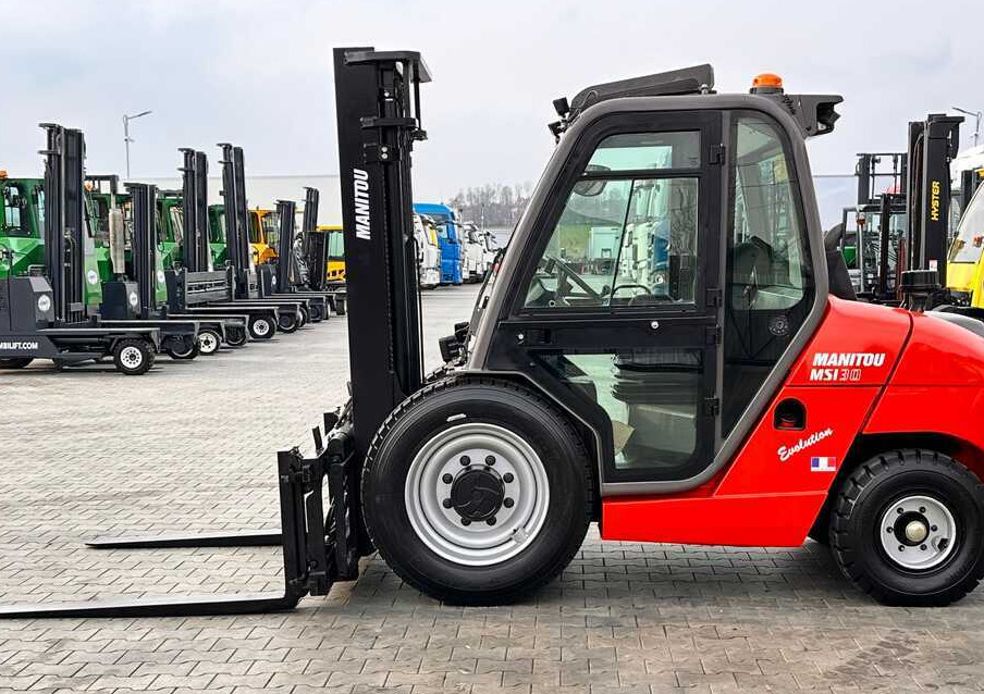 Manitou MSI30 / DIESEL / DUPLEX / 3400MM / CABIN / FORK POSITIONER / SIDE SHIFT / LIKE NEW - Stivuitor de teren dificil: Foto 3 Manitou MSI30 / DIESEL / DUPLEX / 3400MM / CABIN / FORK POSITIONER / SIDE SHIFT / LIKE NEW - Stivuitor de teren dificil: Foto 3